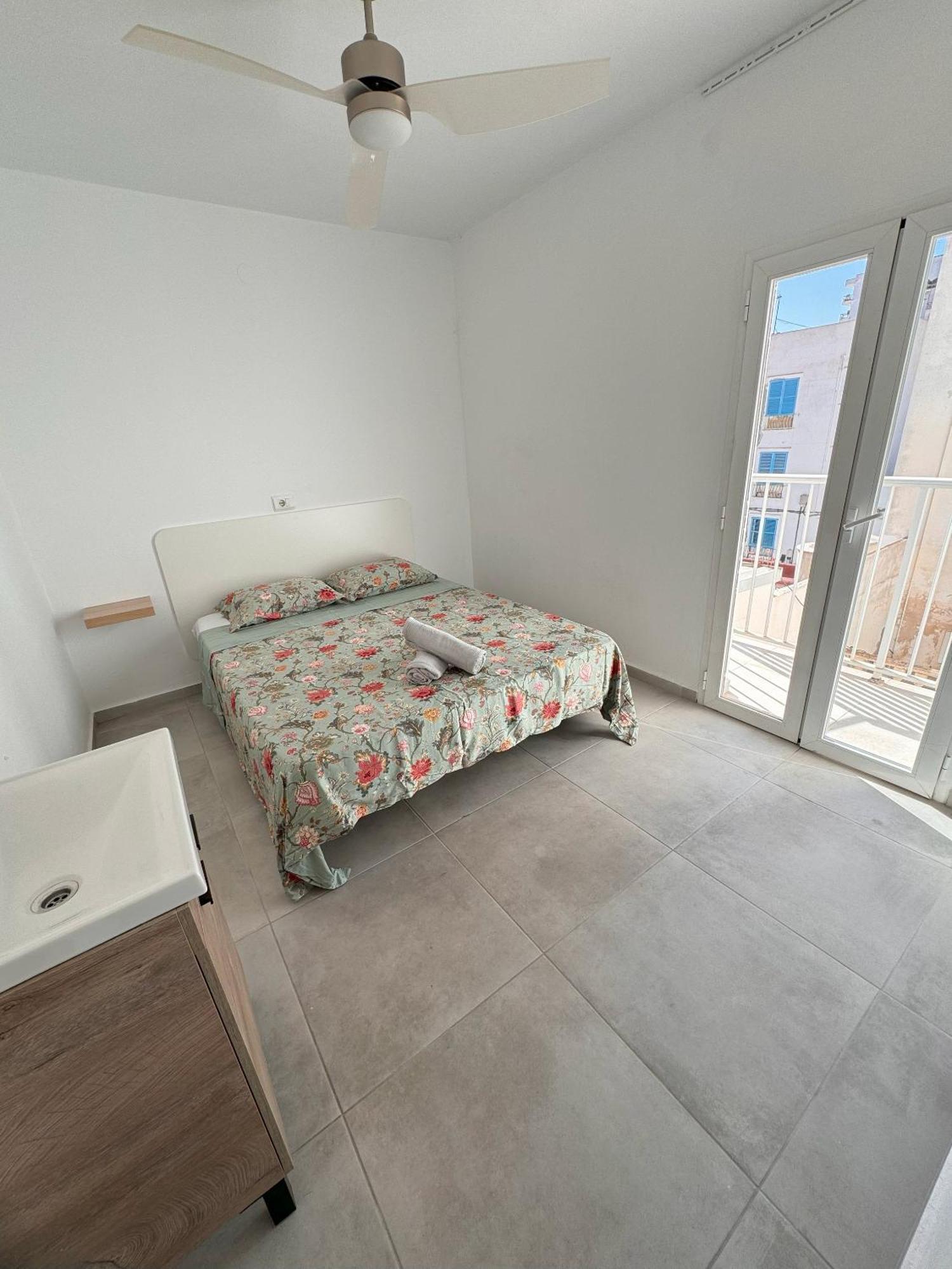 Cisne By Nest Hostel Sant Antoni de Portmany Esterno foto