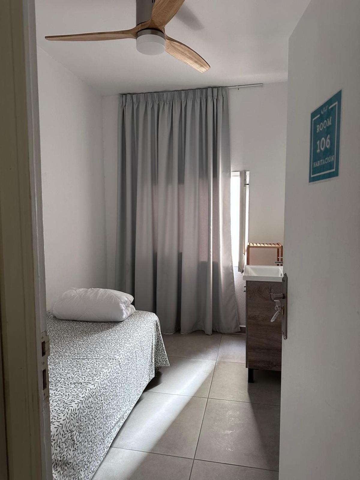Cisne By Nest Hostel Sant Antoni de Portmany Esterno foto