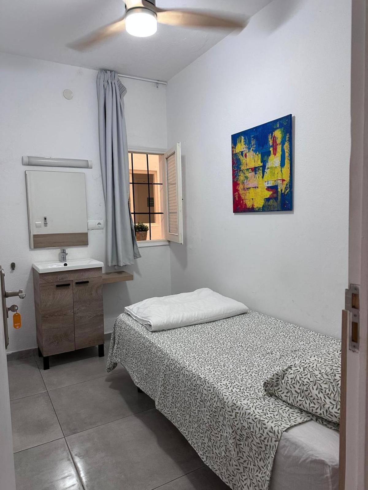 Cisne By Nest Hostel Sant Antoni de Portmany Esterno foto
